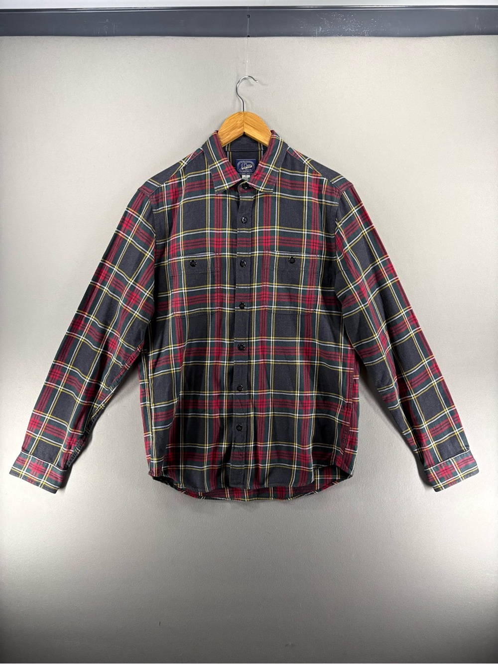 J Crew Button Up Shirt Men's Medium Regular Fit Plaid Navy Sportsmens Outfitter
